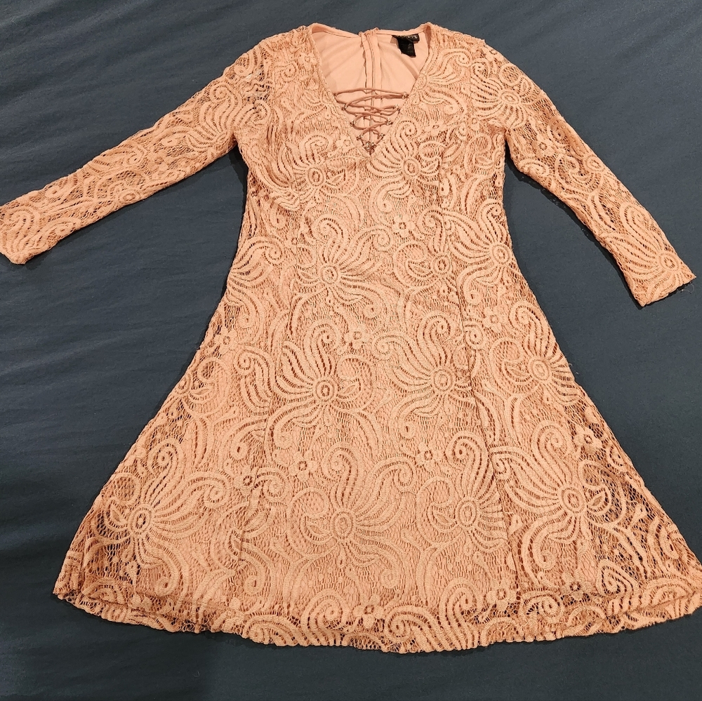 Beautiful Light Pink Lacey Dress Size 6